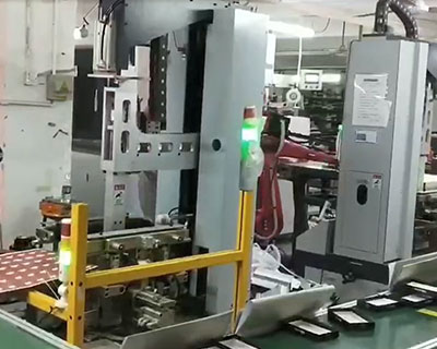 2台1508包装盒快速成型搬运