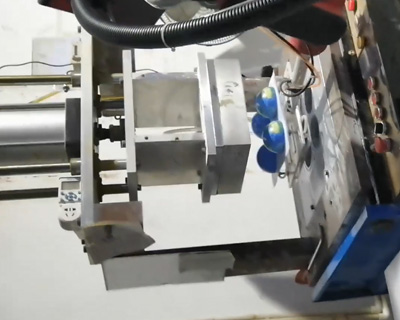 0805地球仪四工位一次冲切成型