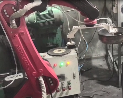 WD1506机器人不锈钢锅打磨上下料